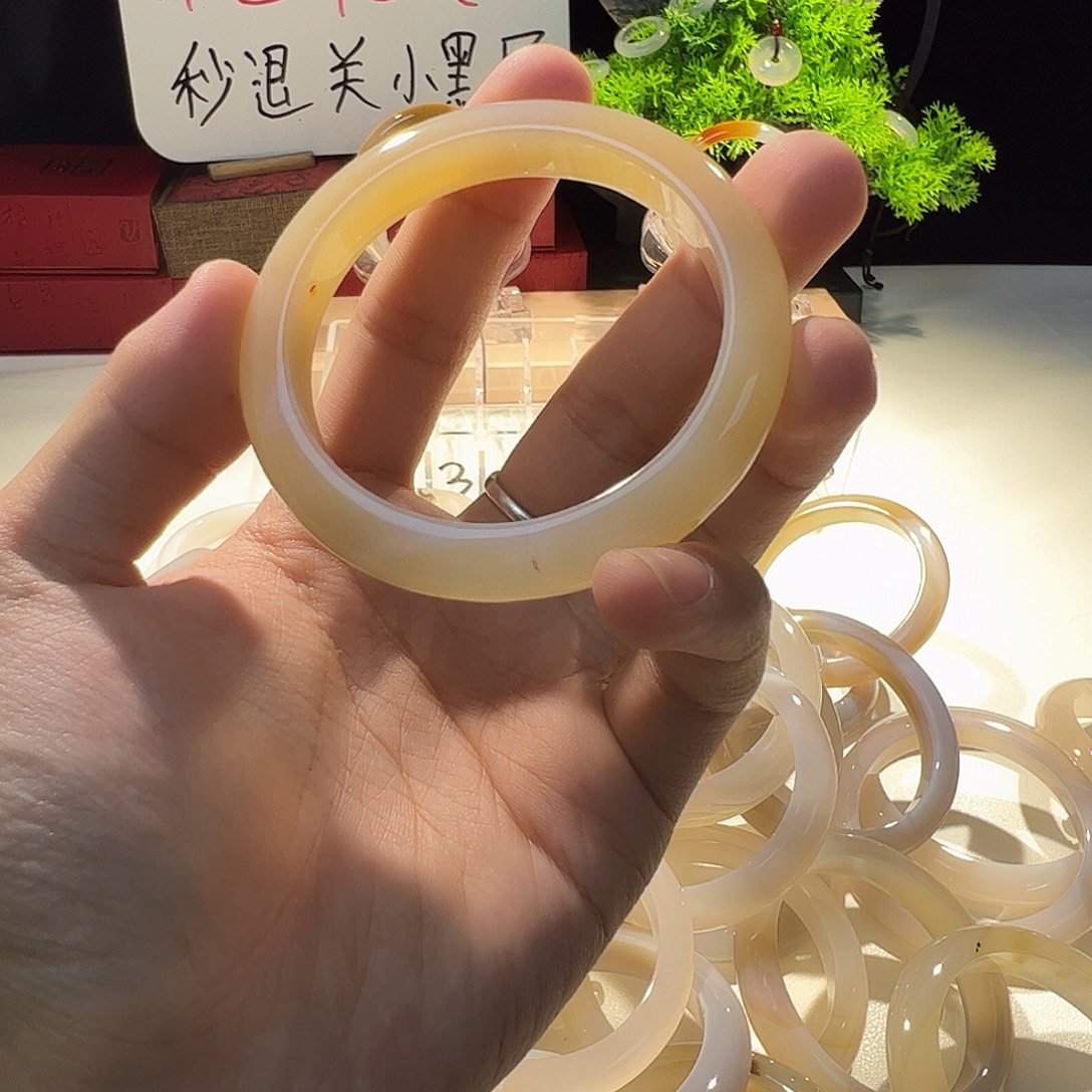 手镯玛瑙/玉髓未镶嵌