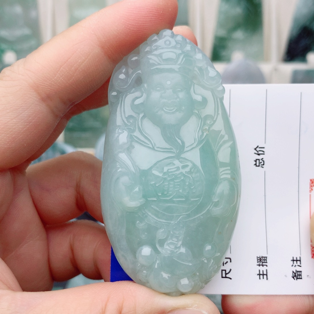 翡翠未镶嵌颈饰财神