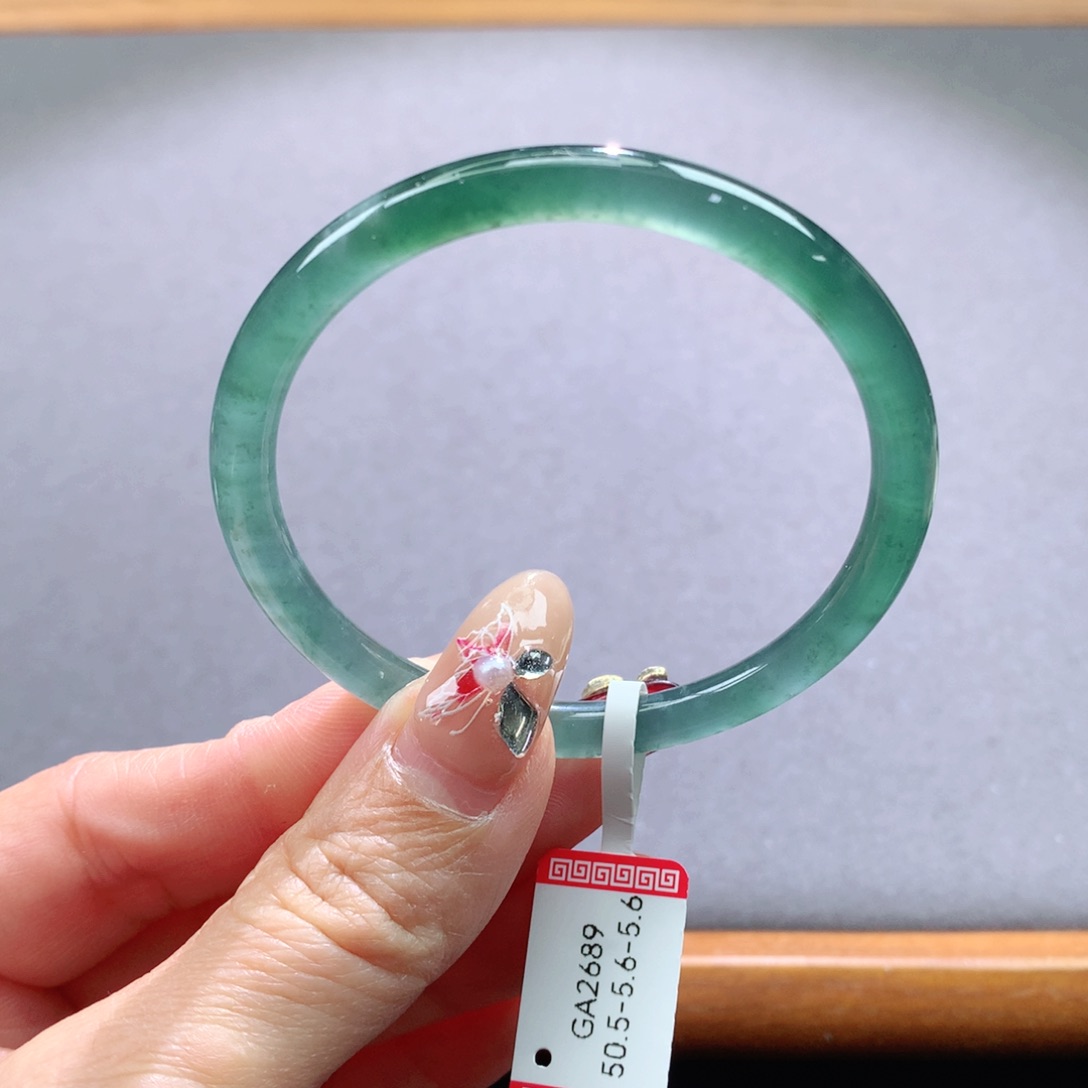 翡翠手镯未镶嵌天然翡翠手镯叮当镯