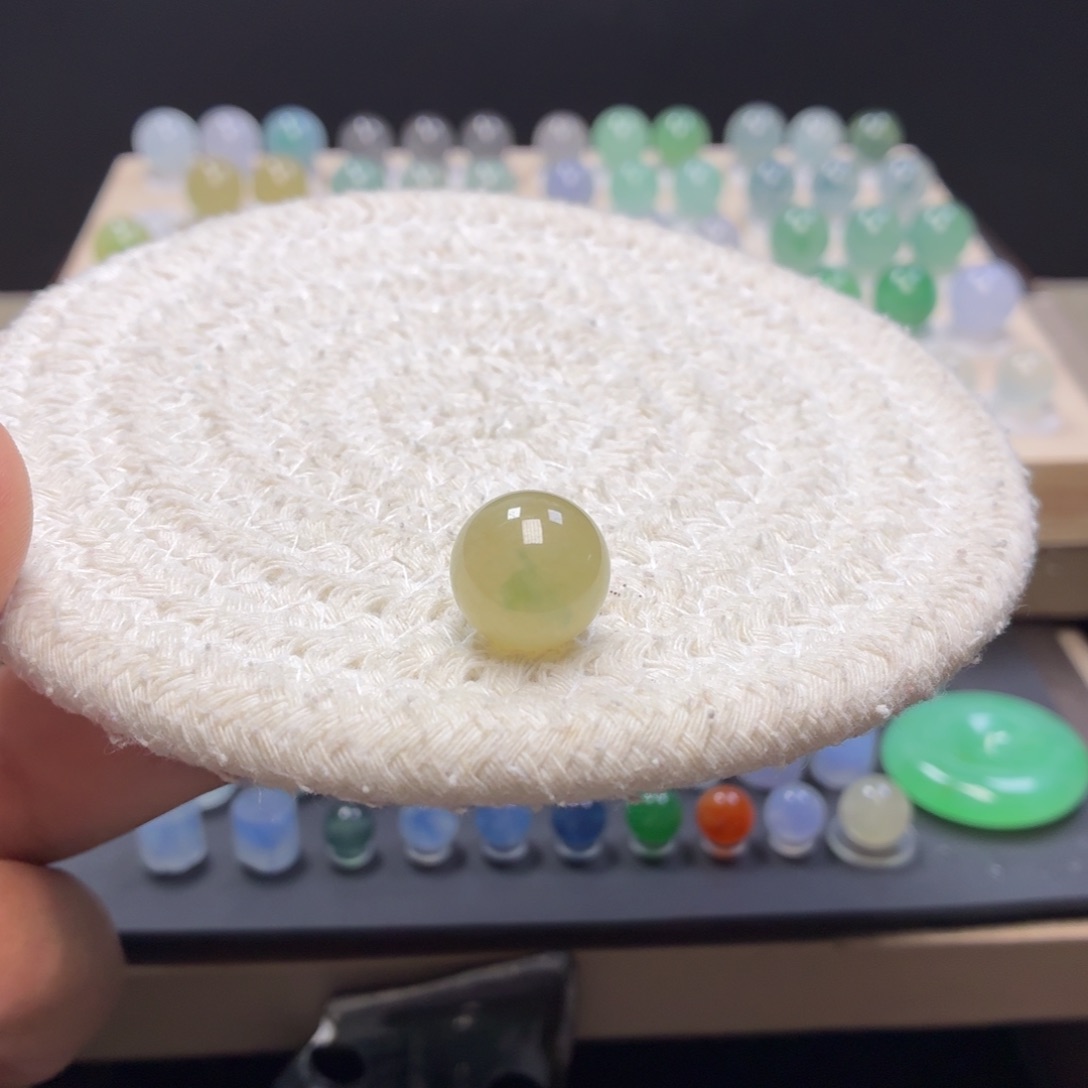 翡翠未镶嵌手链13.3翡翠圆珠