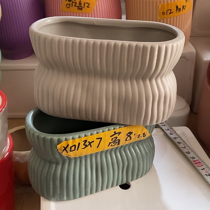 陶瓷花盆有孔 瑕疵介意勿拍 