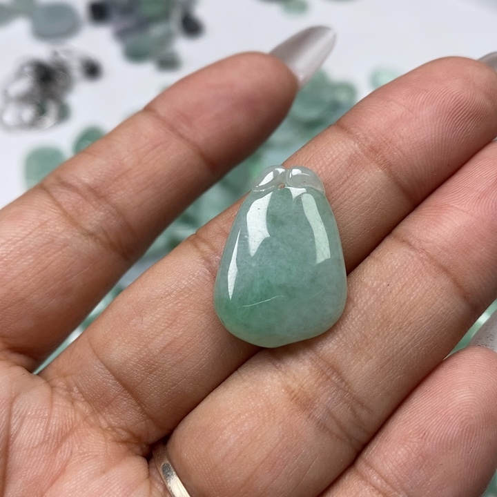 翡翠颈饰未镶嵌天然翡翠