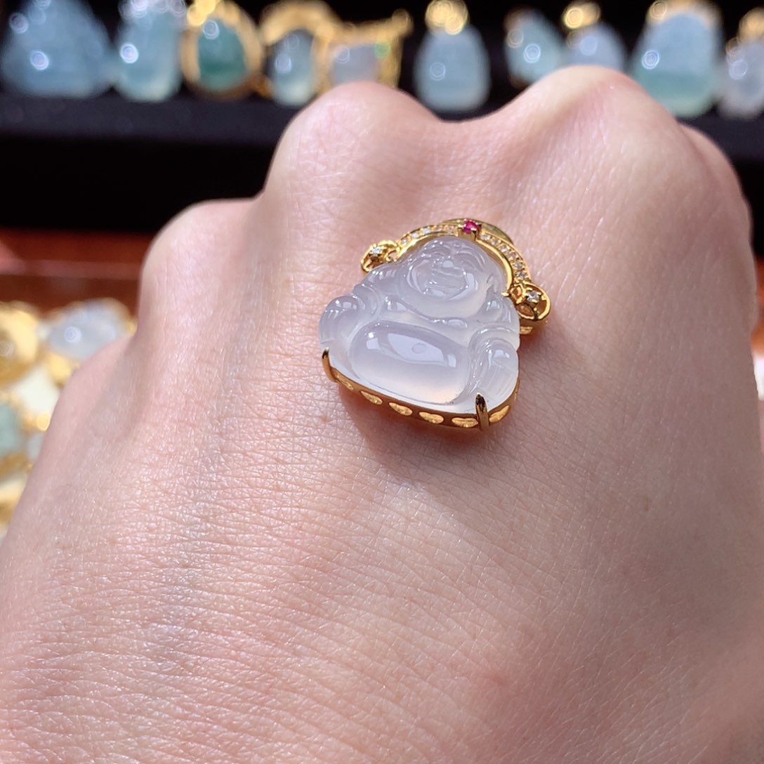 翡翠颈饰18K金镶嵌翡翠