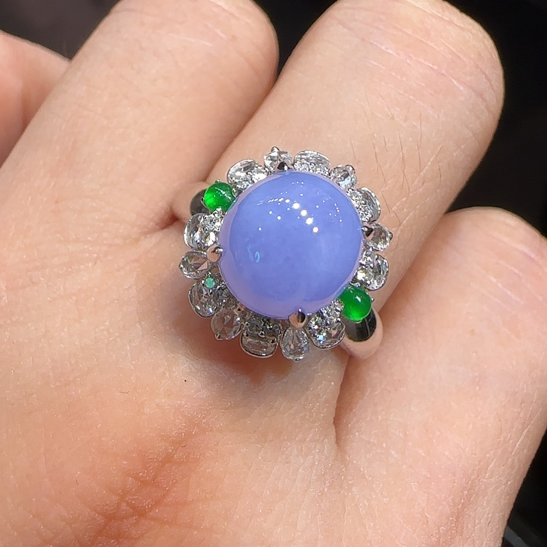 翡翠18K金镶嵌戒指蛋面