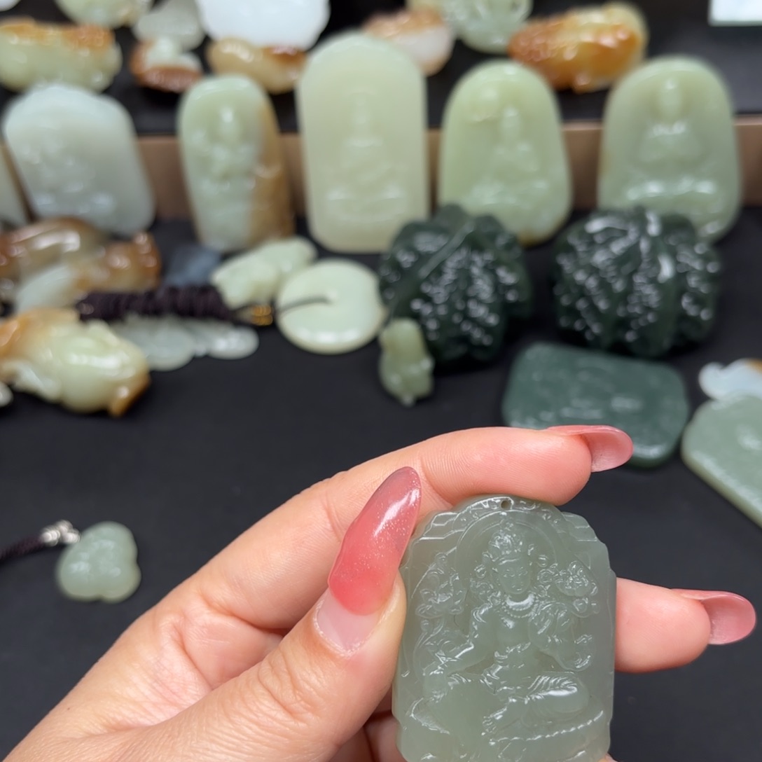 和田玉颈饰未镶嵌