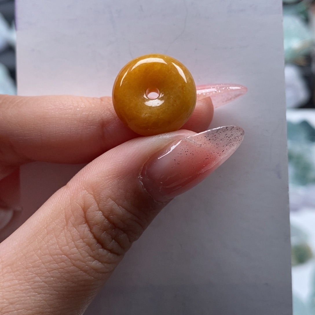 翡翠颈饰未镶嵌天然翡翠