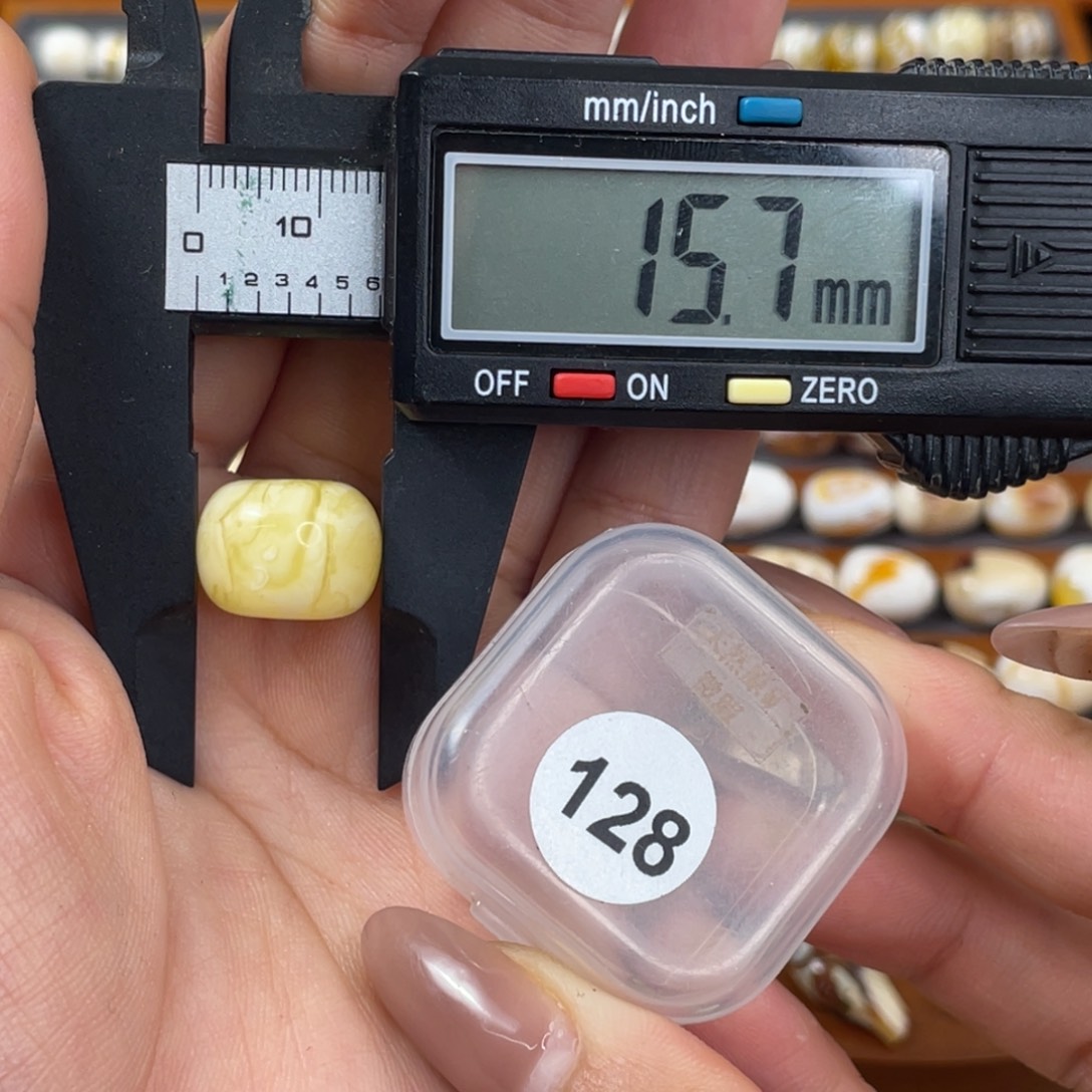 琥珀未镶嵌珠宝奇石琥珀蜜蜡微瑕