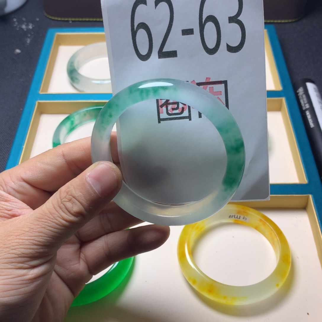 石英质玉未镶嵌手饰