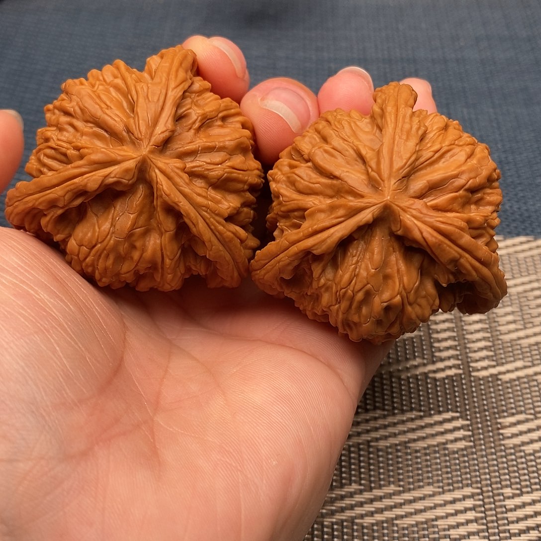 天***乐文玩核桃吊坠三棱