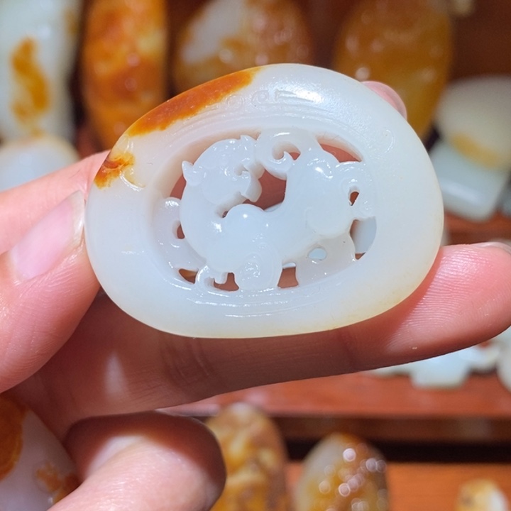 和田玉未镶嵌颈饰