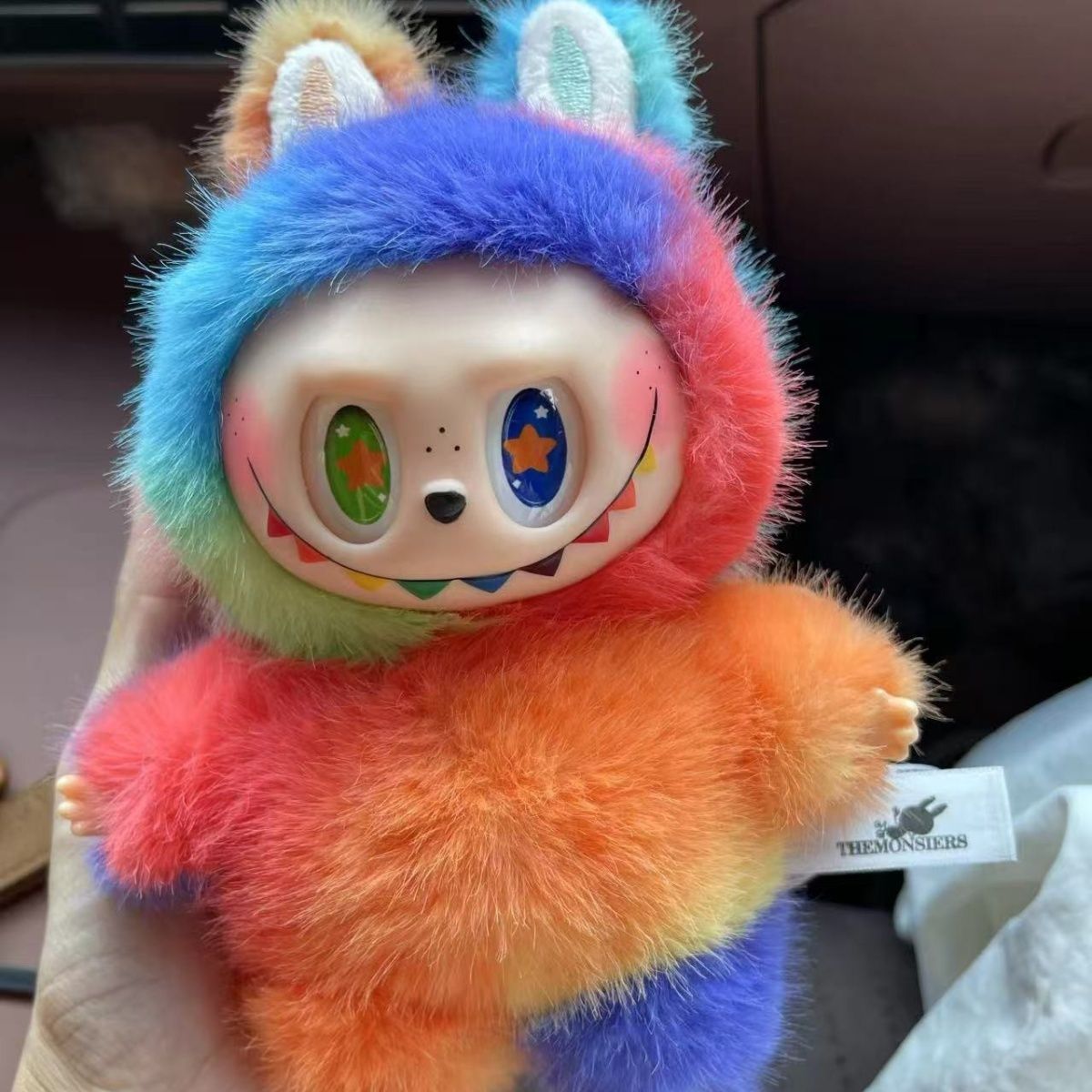 2025新款潮流拉不布六代超可爱手机包包挂饰毛绒玩偶拍照网红爆款