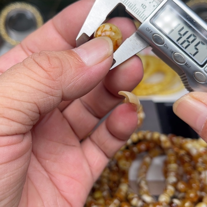 琥珀未镶嵌裸石33号