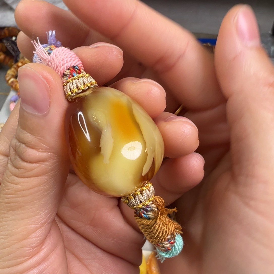 蜜蜡裸石未镶嵌琥珀