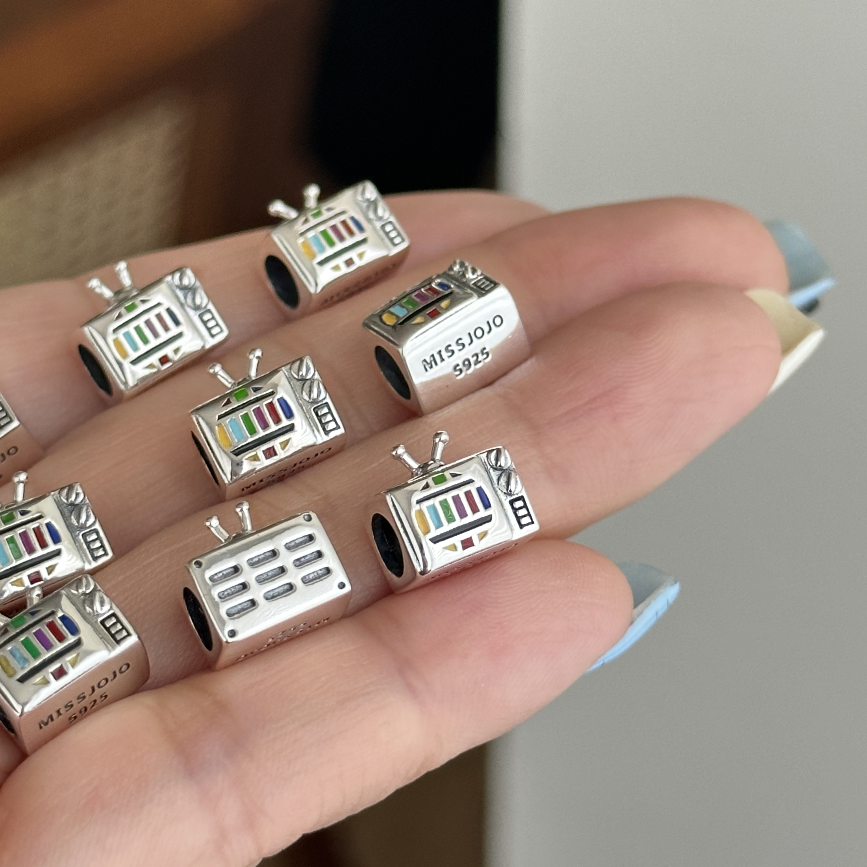 吊坠925银 原创设计简约百搭气质女彩色电视机串珠吊坠 3808