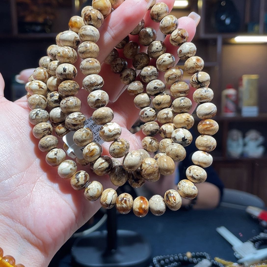 琥珀颈饰未镶嵌程****110m干白