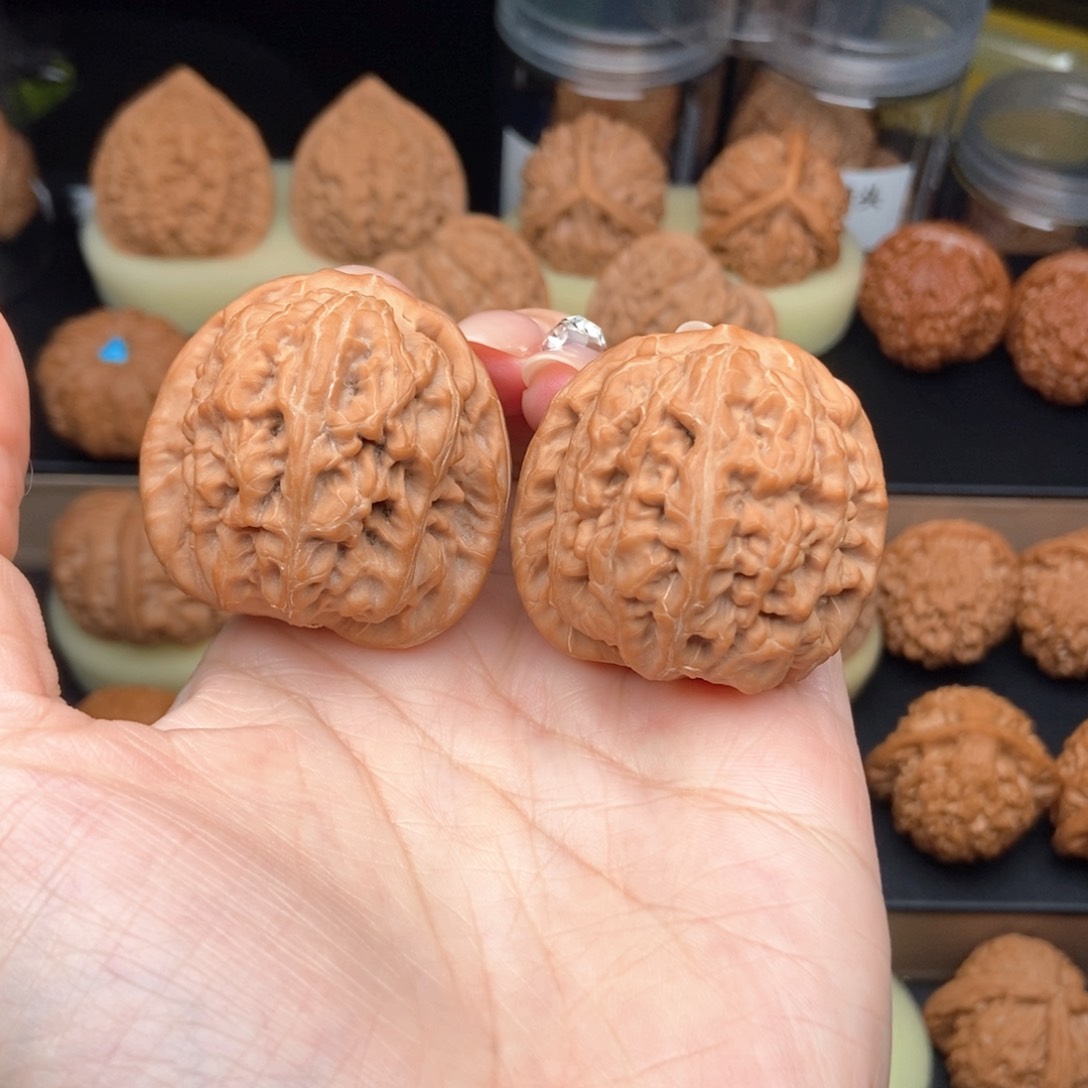 吊坠文玩核桃42红锦鲤