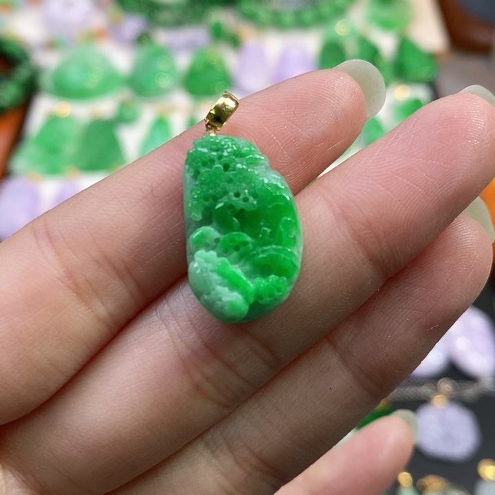 颈饰未镶嵌翡翠吊坠