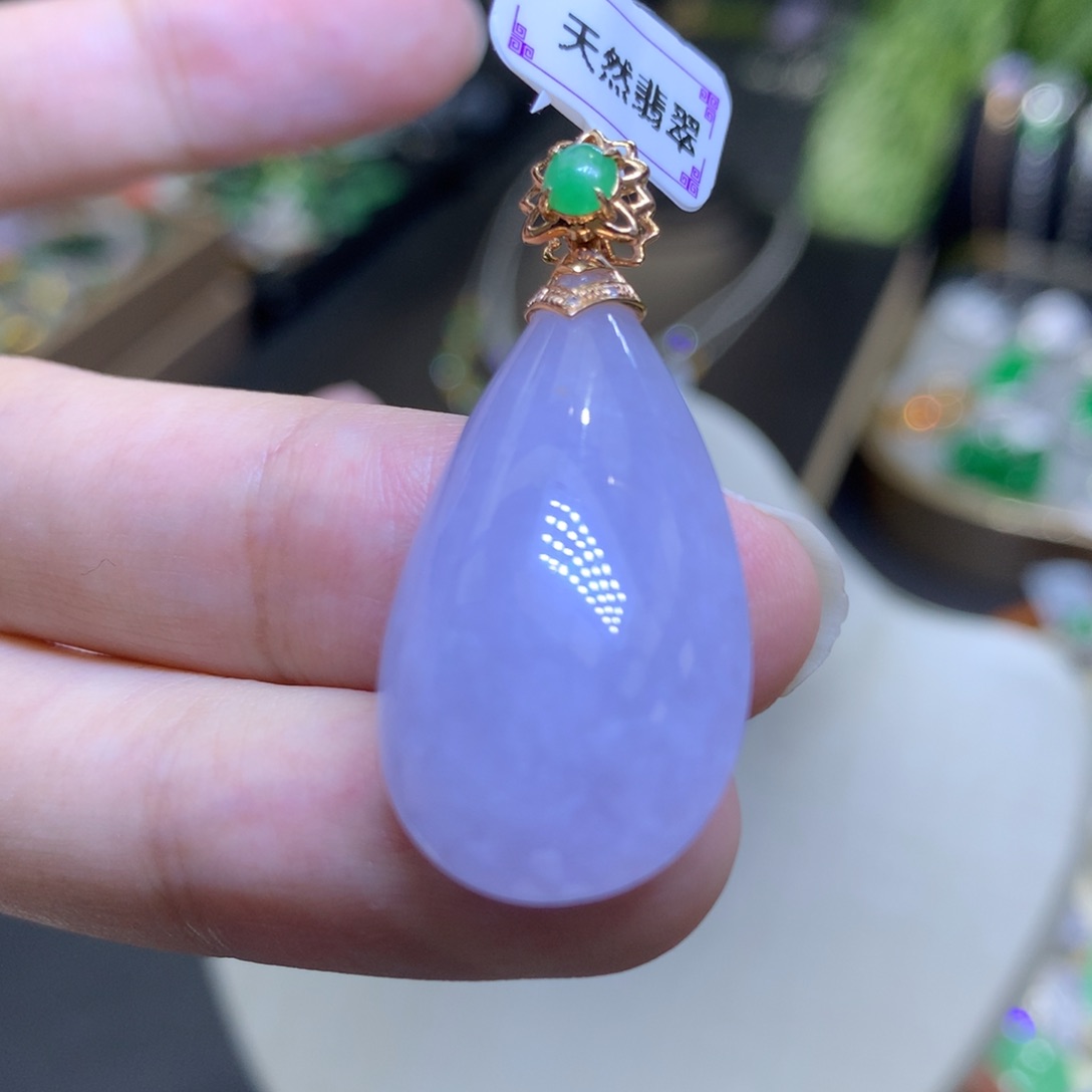 颈饰18K金镶嵌翡翠