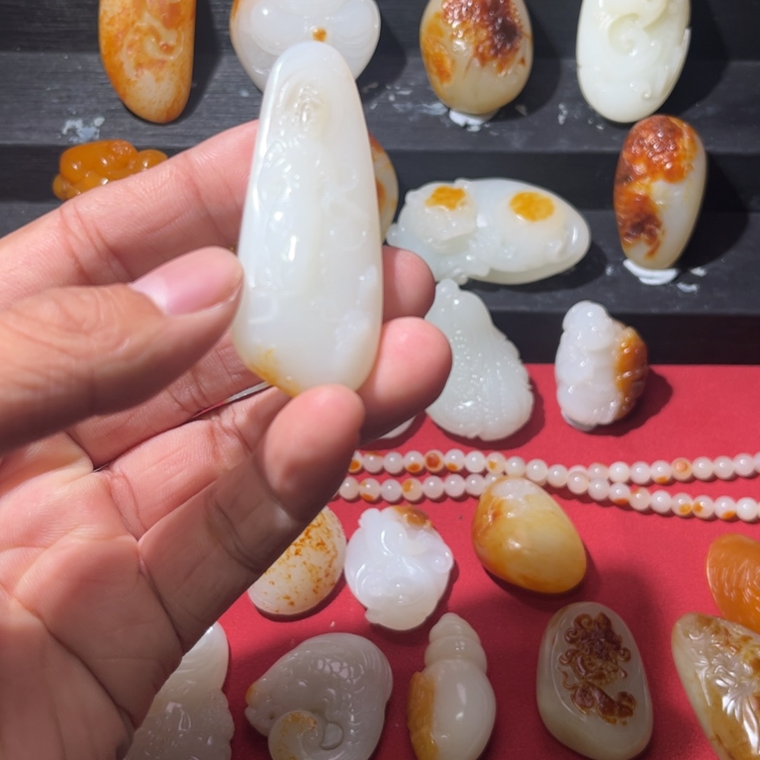 冰***清和田玉未镶嵌颈饰