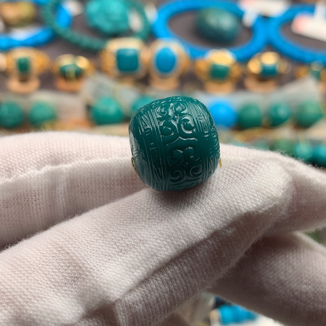 绿松石未镶嵌绿松石14*13mm