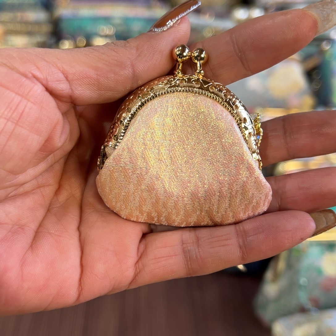 拥****蚕丝福利小可爱包