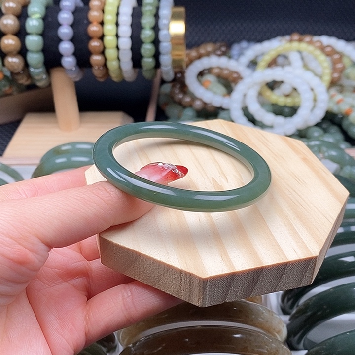 和田玉（糖玉）手镯未镶嵌