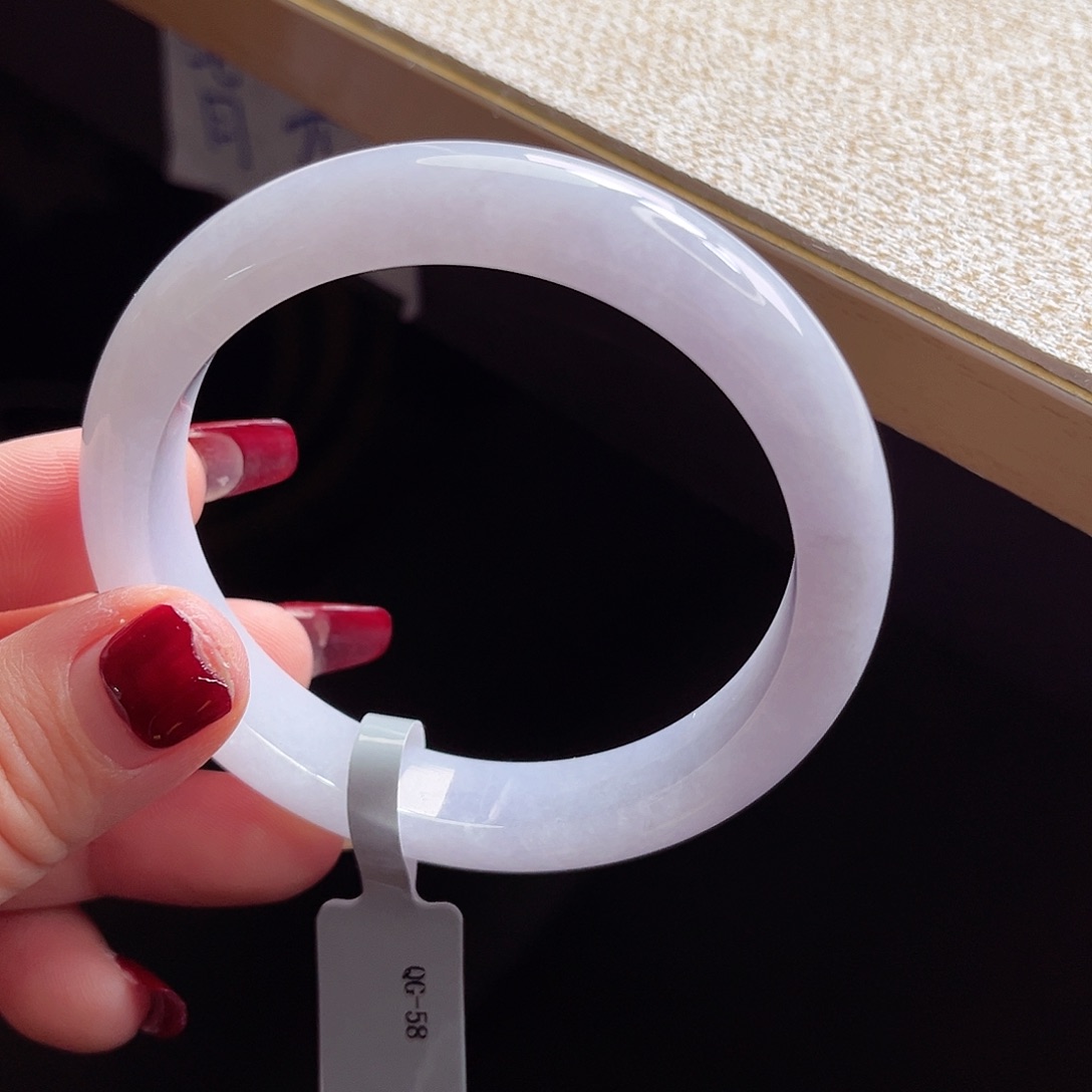 翡翠手镯未镶嵌手镯