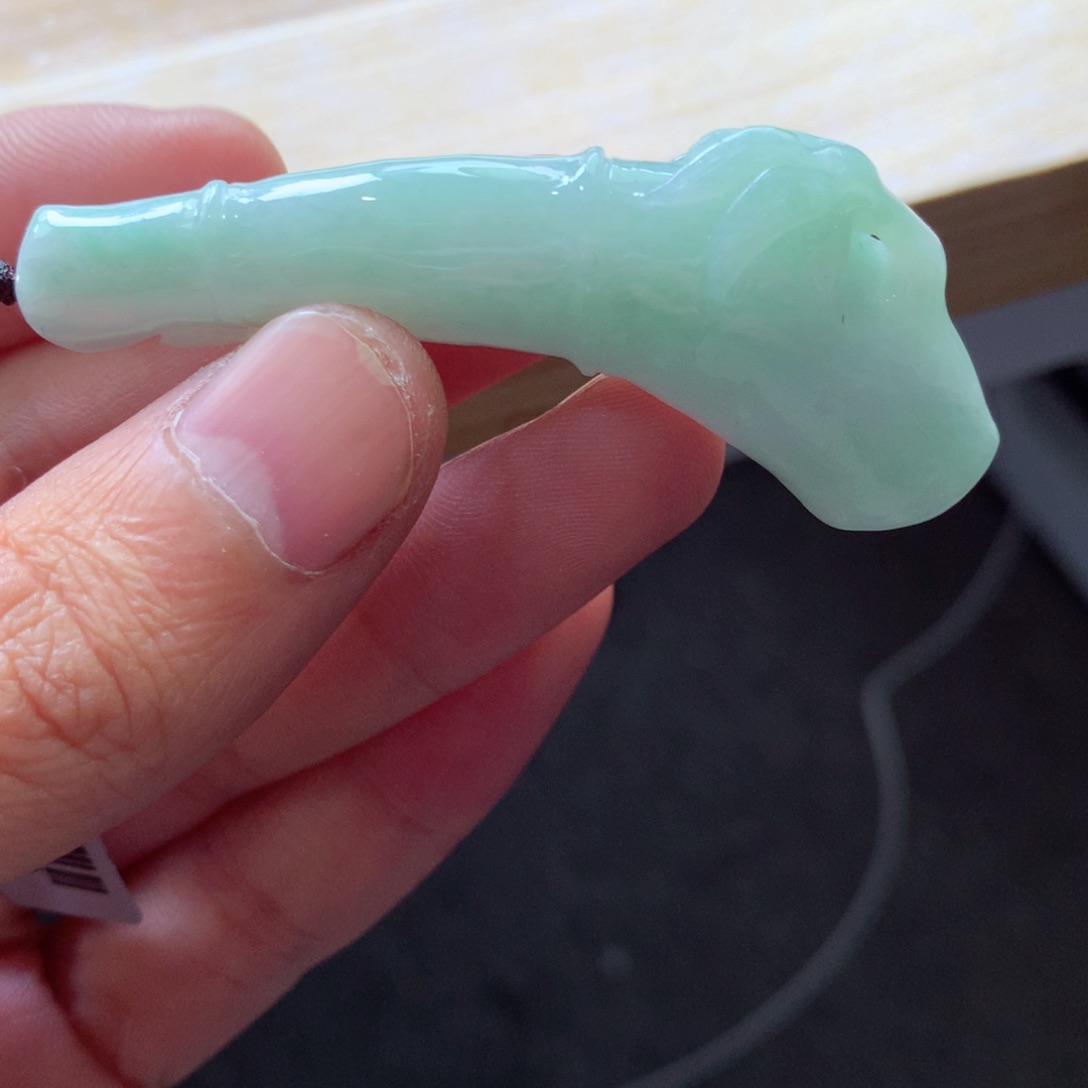 翡翠颈饰未镶嵌吊坠