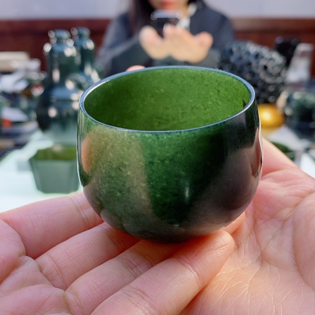 和田玉（青玉）摆件未镶嵌微瑕