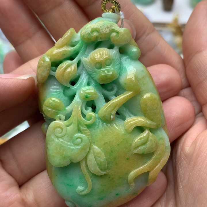 颈饰未镶嵌翡翠翡翠