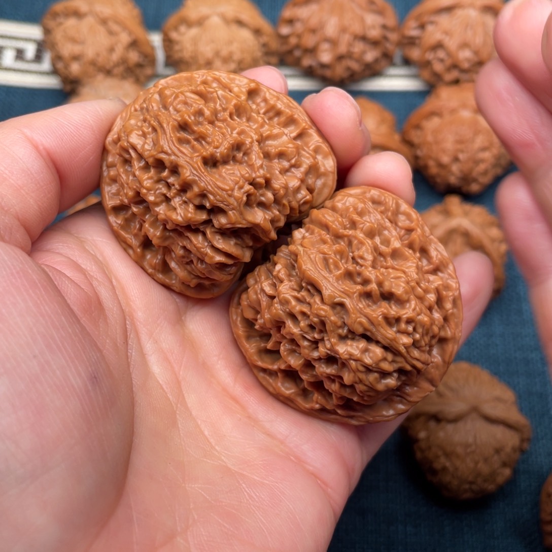 H***i文玩核桃把件44全品三角疆