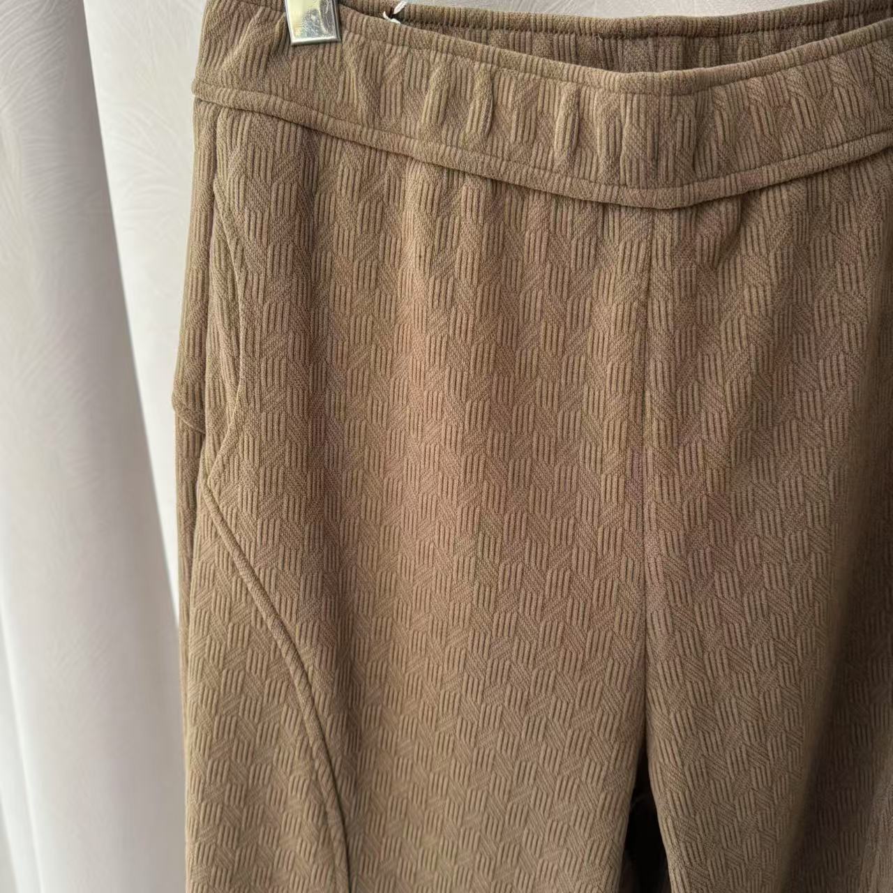 8913 气质减龄纯色肌理感暗纹女哈伦裤