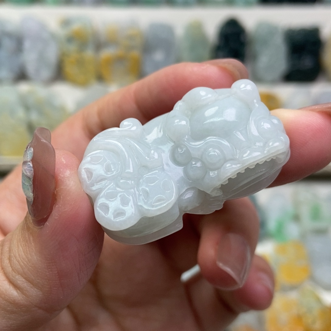 翡翠吊坠(赠链)未镶嵌