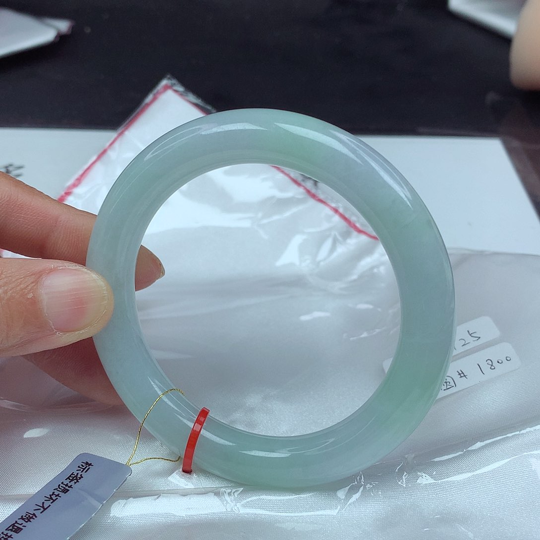 翡翠手镯未镶嵌59圈3725