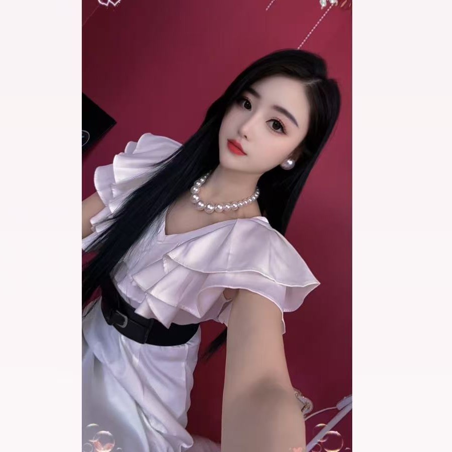 2025夏季新款女装法式V领荷叶边高腰一字步长款设计感连衣裙