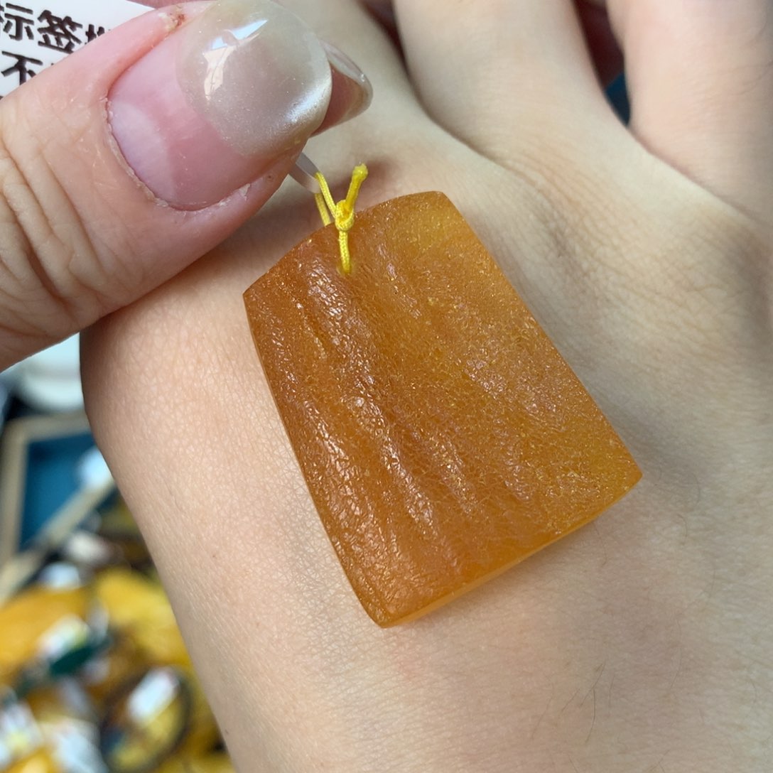 琥珀未镶嵌珠宝奇石135