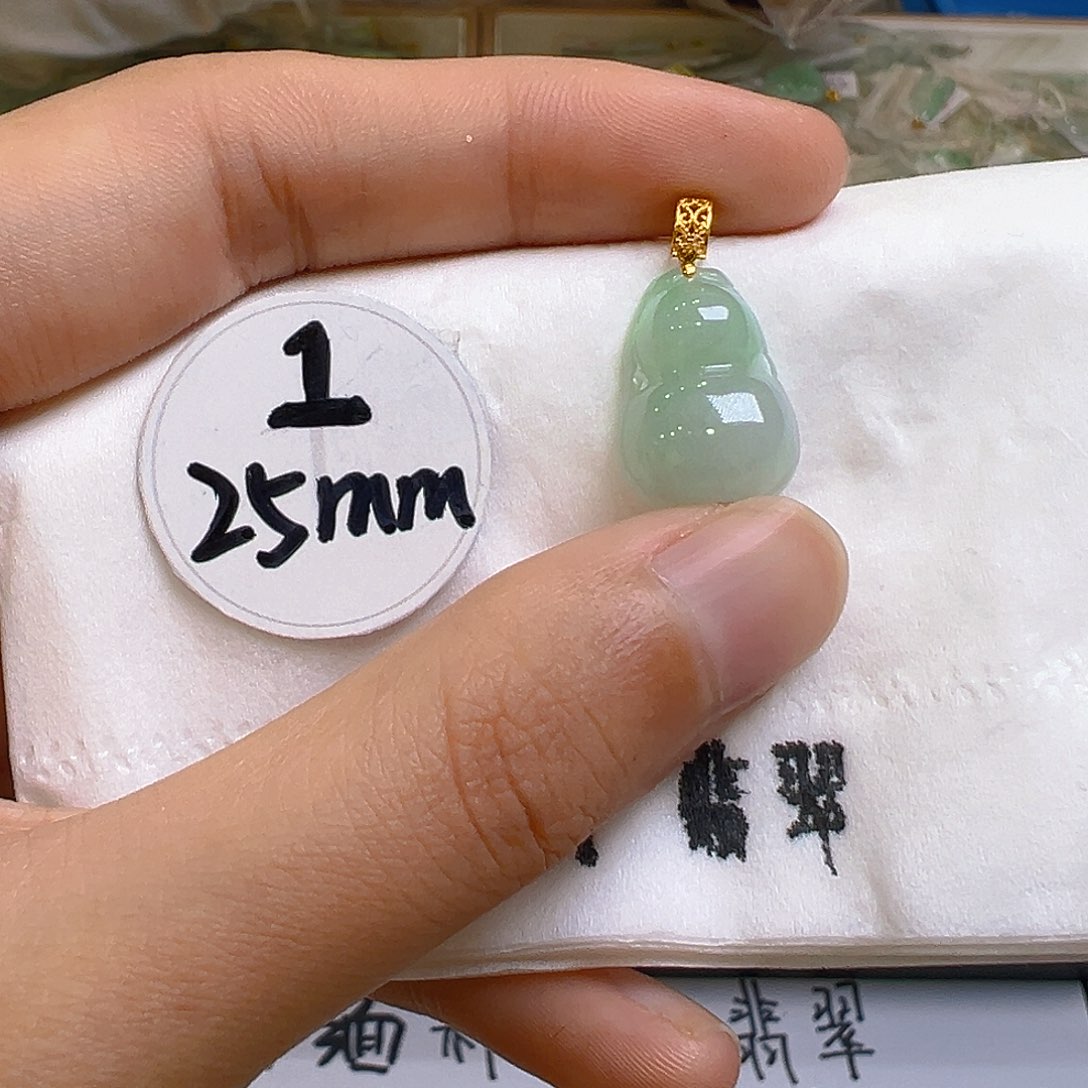 翡翠颈饰18K金镶嵌翡翠