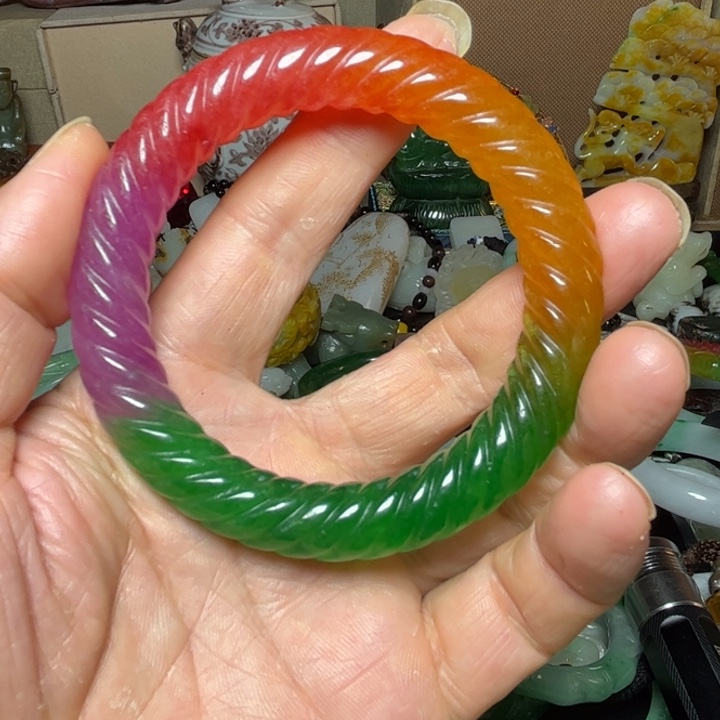 M***张翡翠未镶嵌颈饰翡翠手镯888888