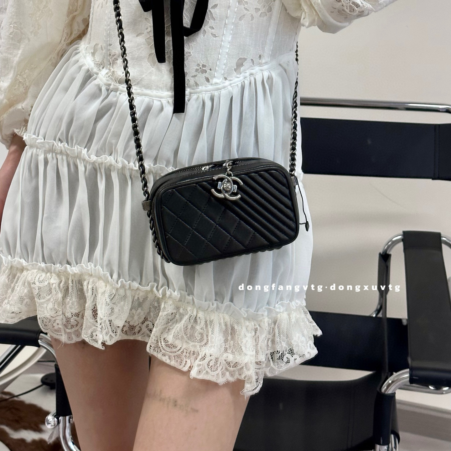 95新 Chanel/香奈儿 chanel黑银相机斜挎包 K