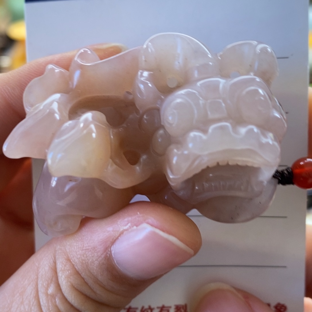 石英质玉（黄龙玉）颈饰未镶嵌