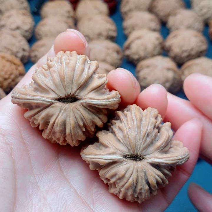 文玩核桃把件42四座楼