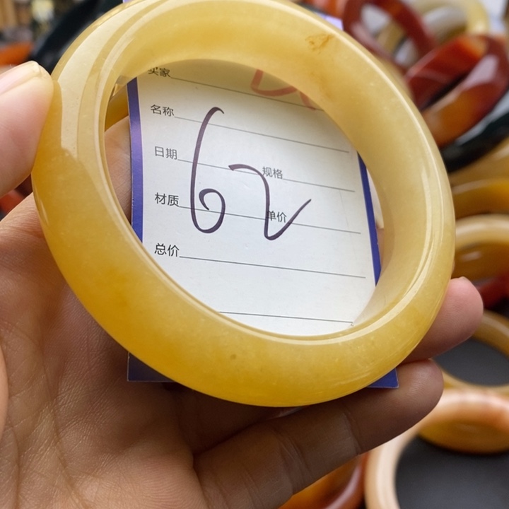 未镶嵌手镯石英质玉