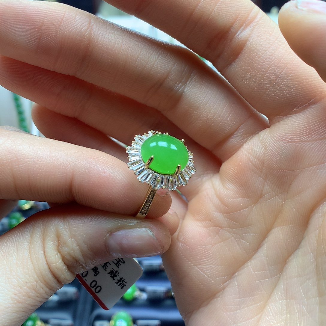 和田玉戒指18K金镶嵌 8×10