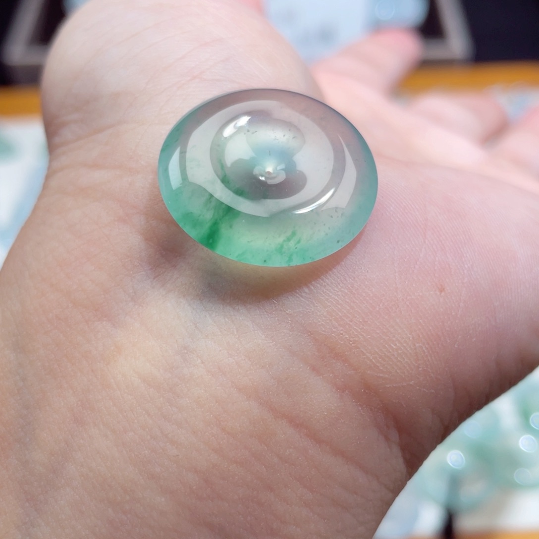 颈饰未镶嵌翡翠平安扣