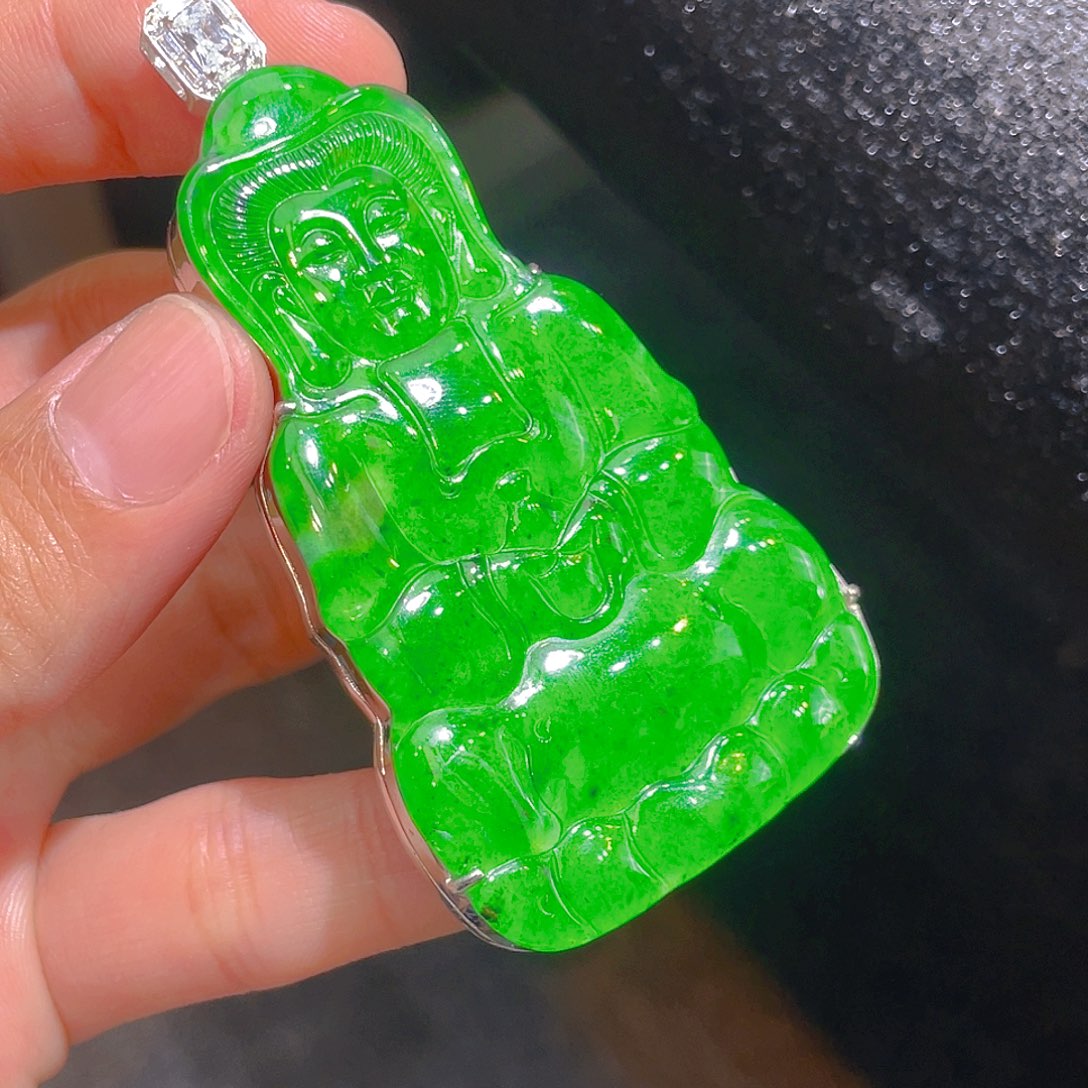 翡翠颈饰未镶嵌翡翠