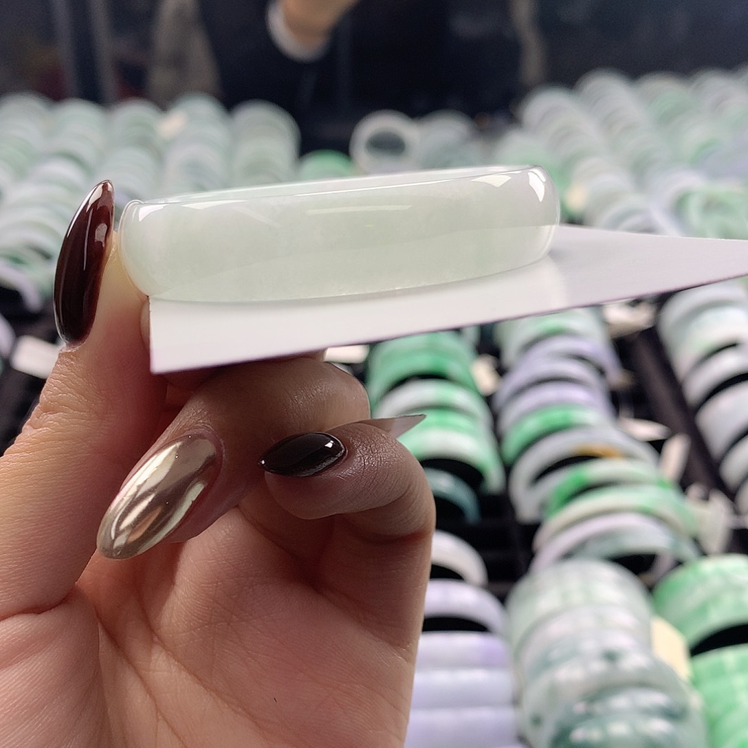 未镶嵌手镯翡翠公主