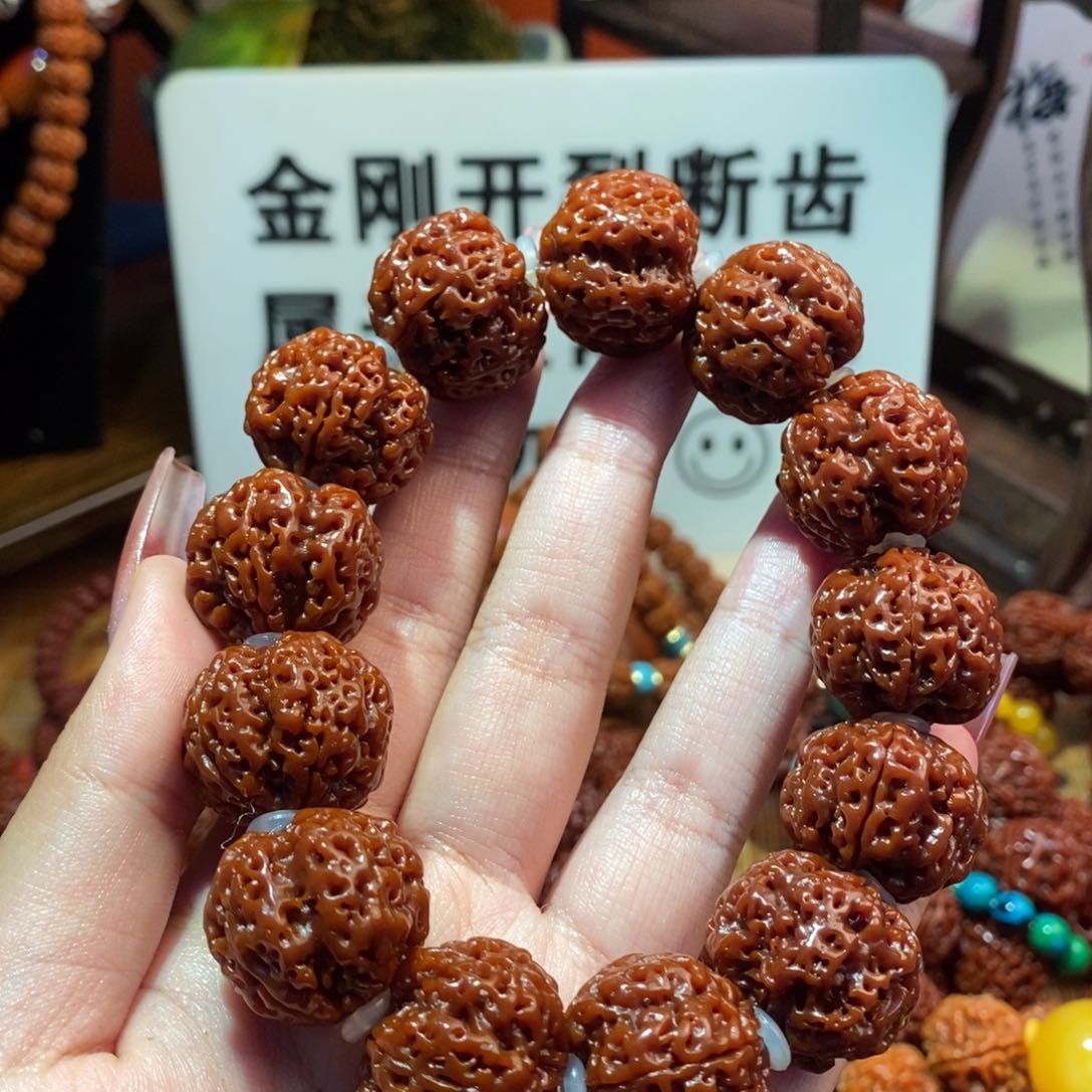 金刚菩提手串225肉玉化