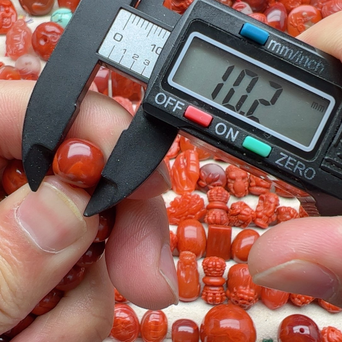 南红玛瑙配饰未镶嵌