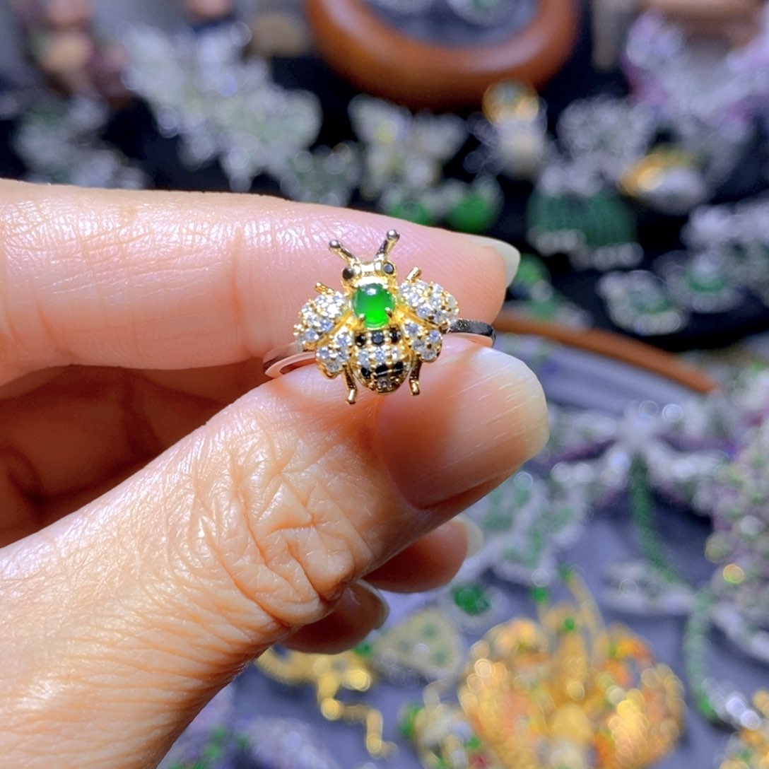 翡翠颈饰银S925镶嵌天然翡翠