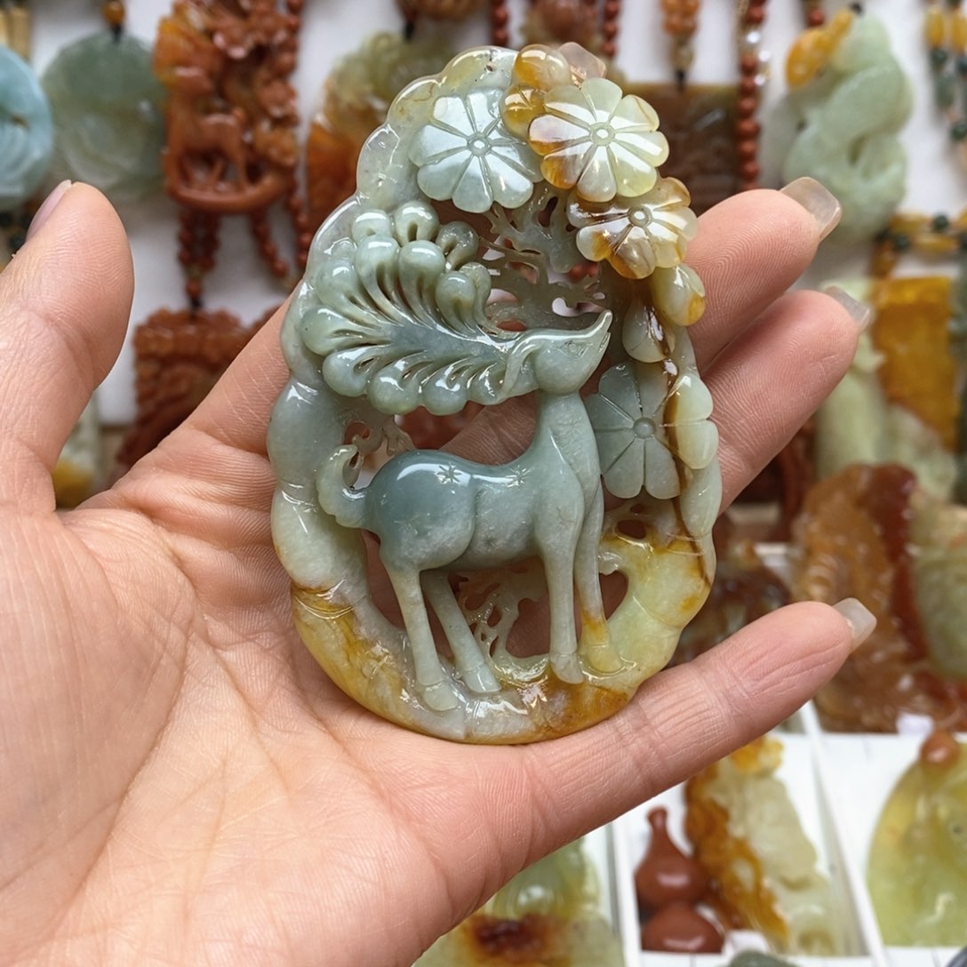 蛇纹石玉颈饰未镶嵌